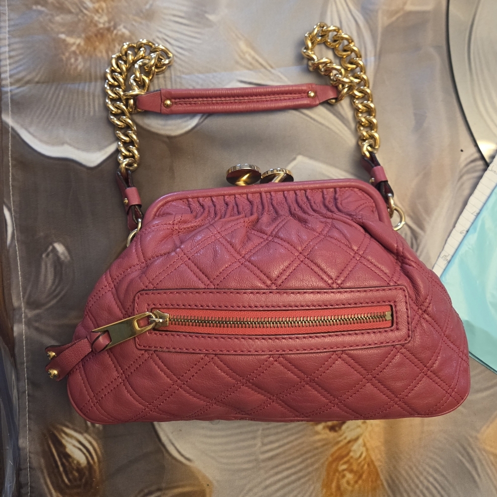 MARC JACOBS LEATHER DRK PINKISH SHOULDER BAG. AUTHENTIC.